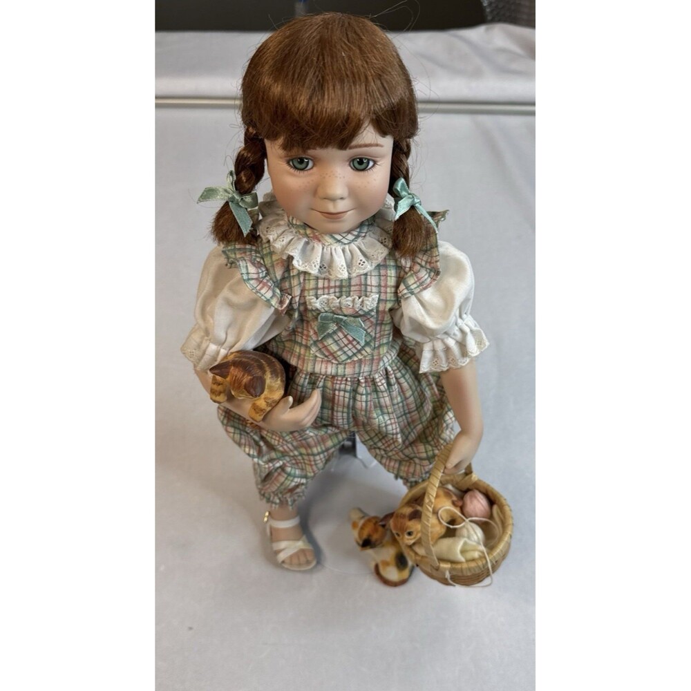 Samantha Favorite Friends Georgetown Collection Porcelain Doll W: Kittens 15”
